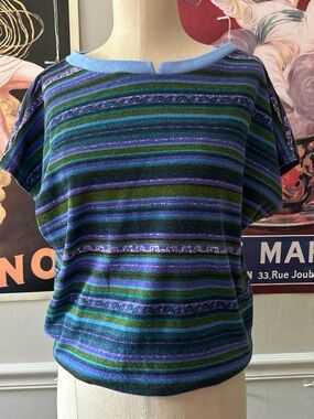 Vintage 90s horizontal striped top with fitted waist band for cute cropped look.